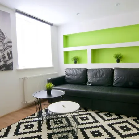 Standard By Hi5 - Terez 29 * Budapest